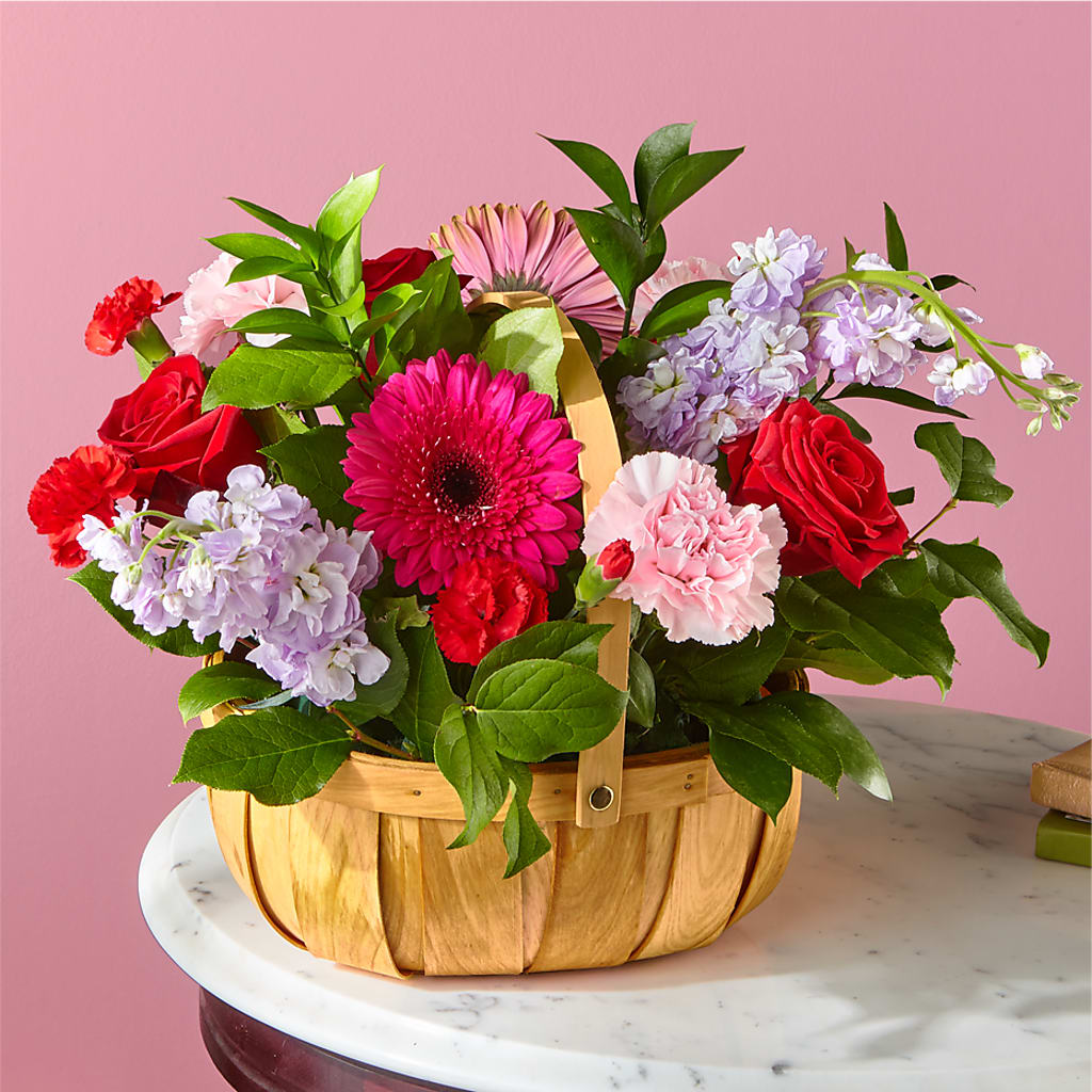 Pink Picnic Basket – BILLY'S WITTENBERG FLORAL, Wittenberg WI