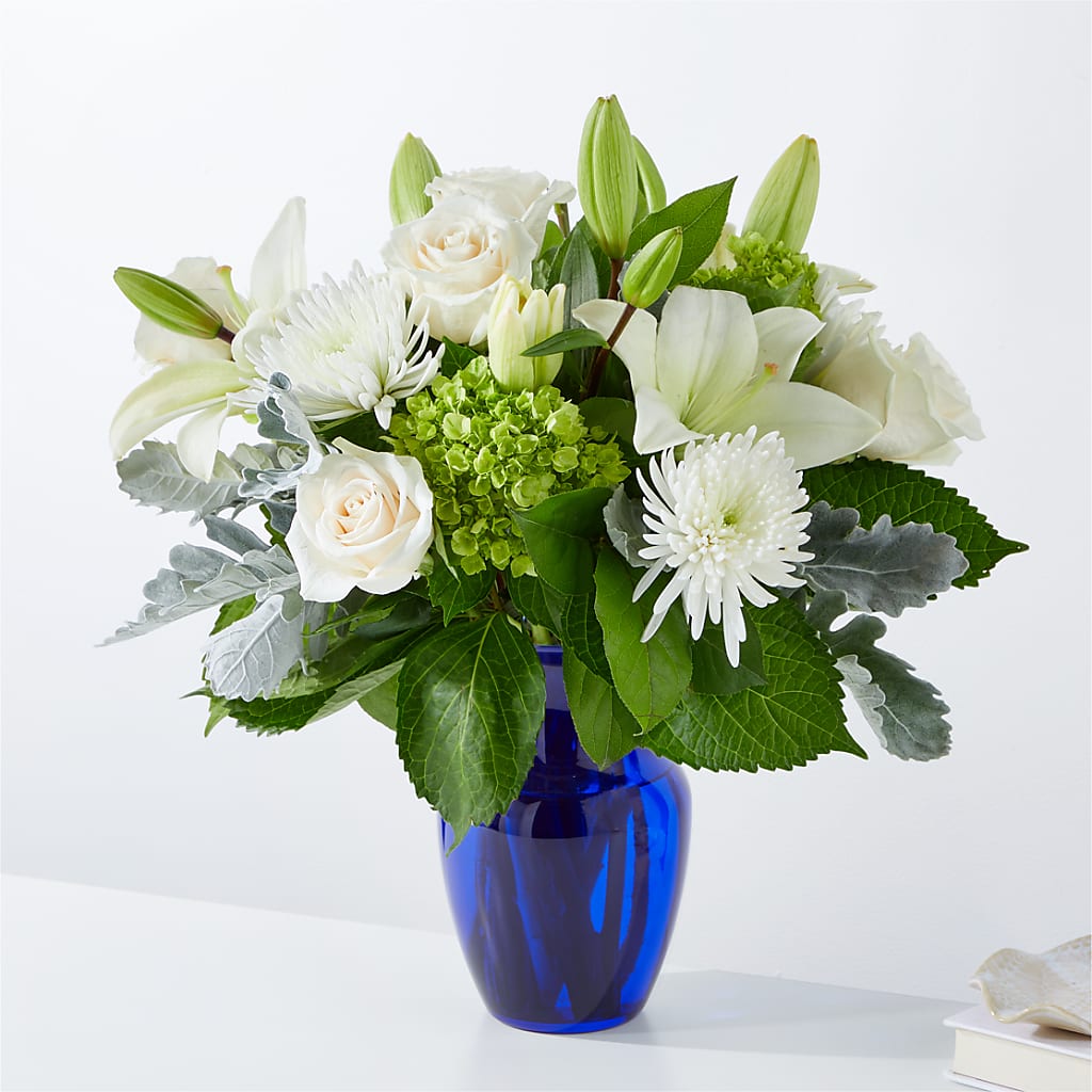 Snowy Dreams Bouquet – BILLY'S WITTENBERG FLORAL, Wittenberg WI