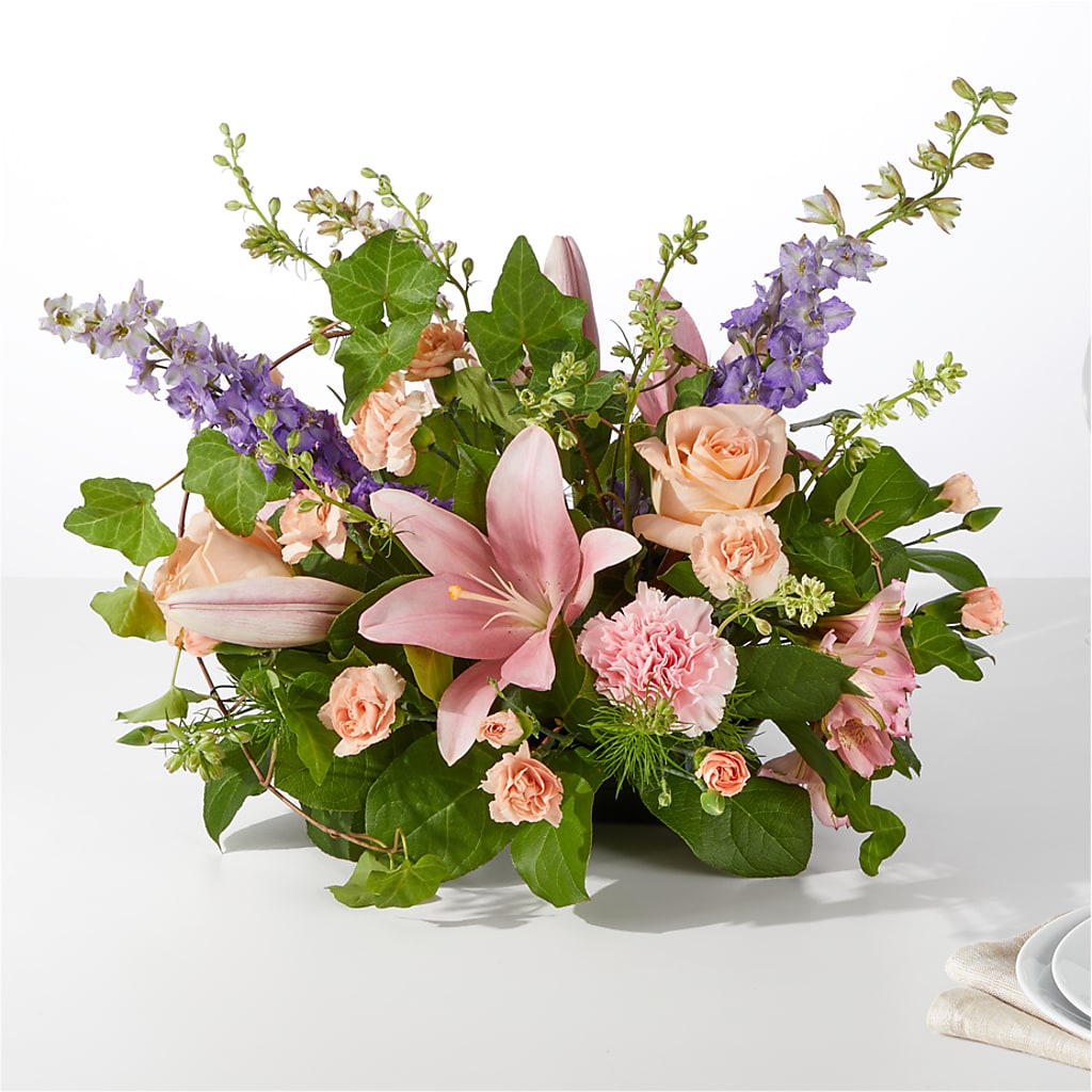 Blossom Time Centerpiece – BILLY'S WITTENBERG FLORAL, Wittenberg WI