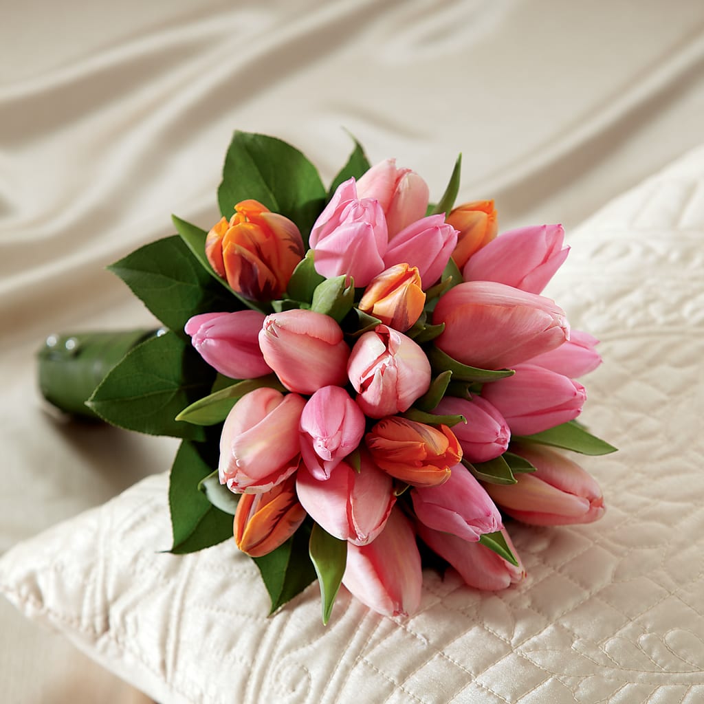Embraceable Bouquet – BILLY'S WITTENBERG FLORAL, Wittenberg WI