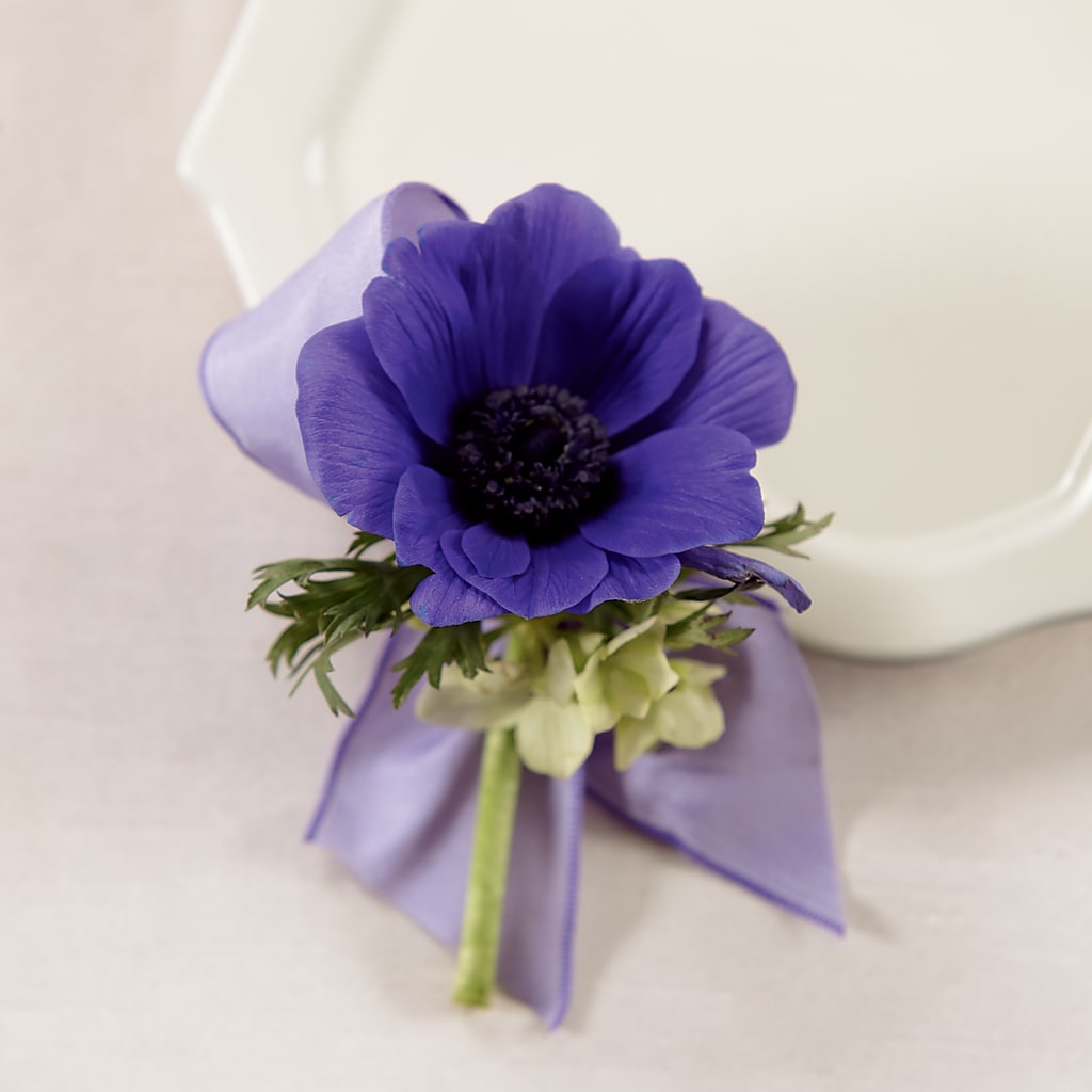 Purple Passion Boutonniere – BILLY'S WITTENBERG FLORAL, Wittenberg WI