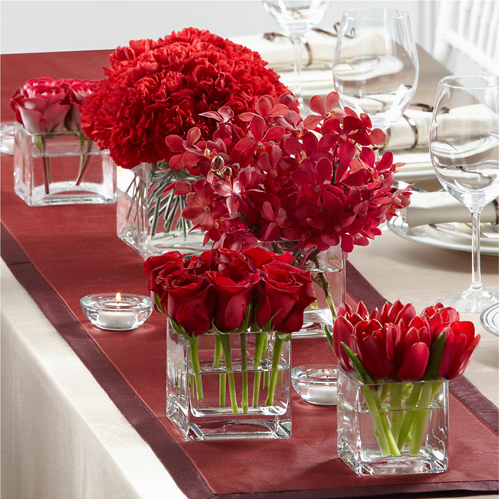 Modern Grace Centerpiece – BILLY'S WITTENBERG FLORAL, Wittenberg WI