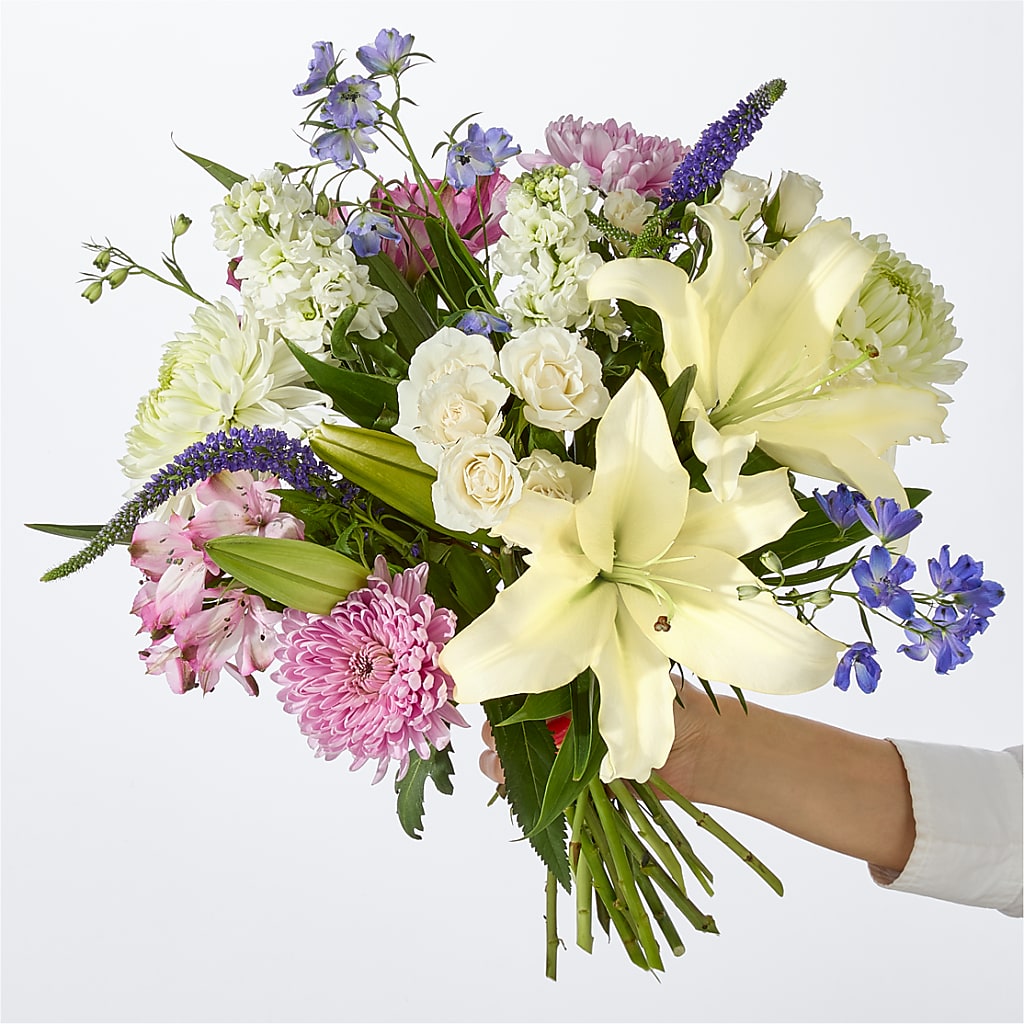 Winter Celebration Bouquet – BILLY'S WITTENBERG FLORAL, Wittenberg WI