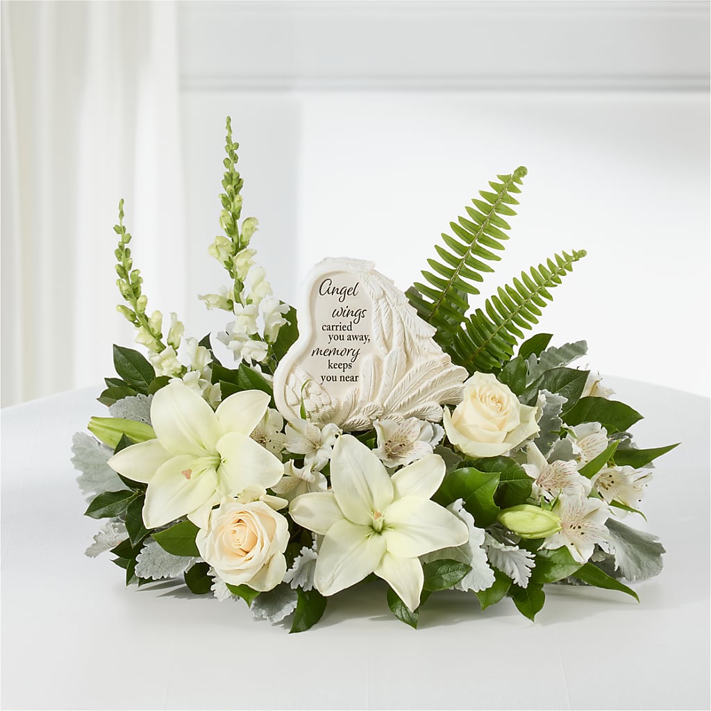 Holding You Close Arrangement – BILLY'S WITTENBERG FLORAL, Wittenberg WI