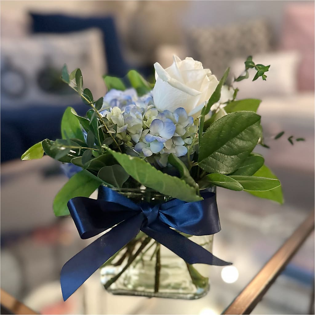 Sky Blue Delight Bouquet – BILLY'S WITTENBERG FLORAL, Wittenberg WI