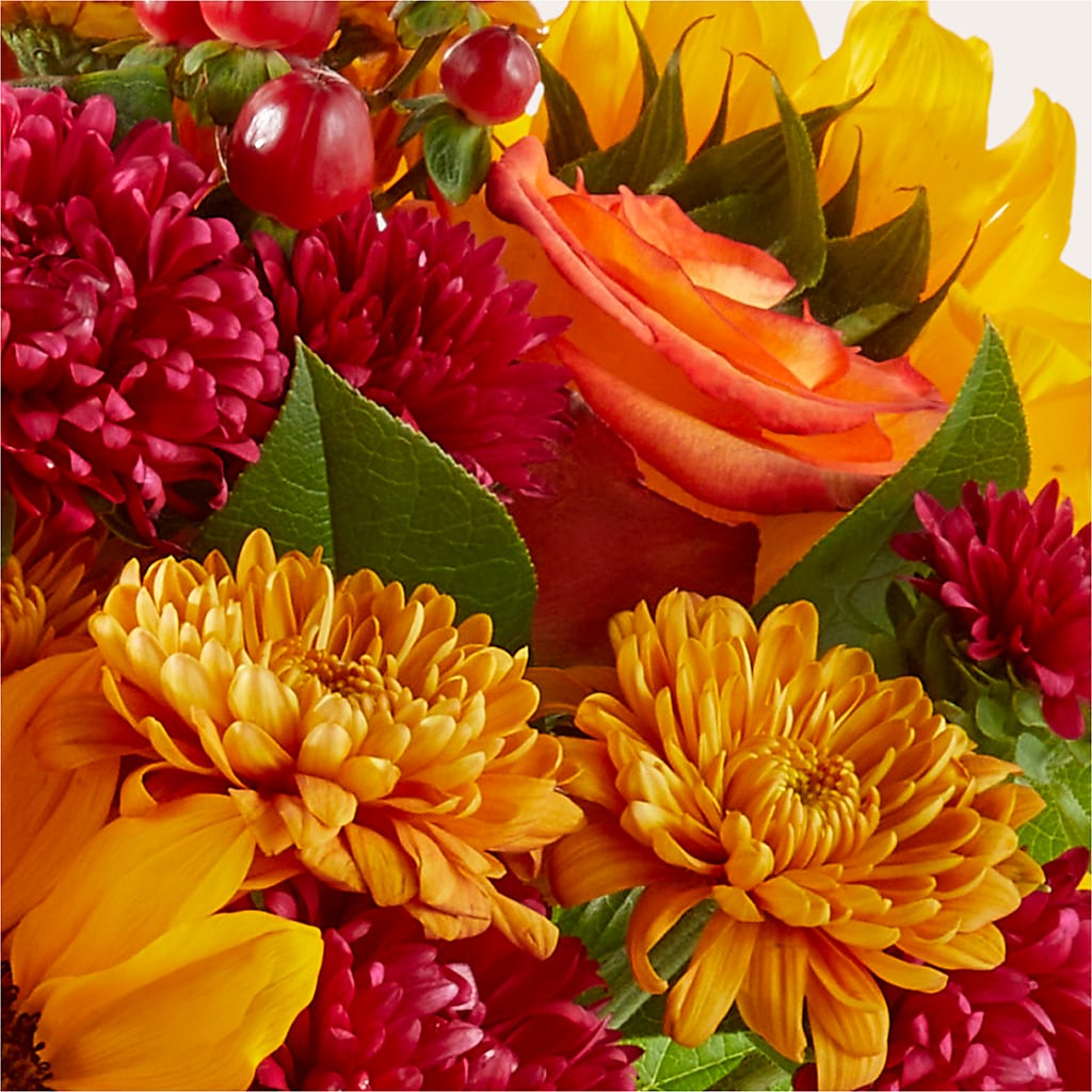 Sweater Season - A Florist Original – BILLY'S WITTENBERG FLORAL, Wittenberg WI