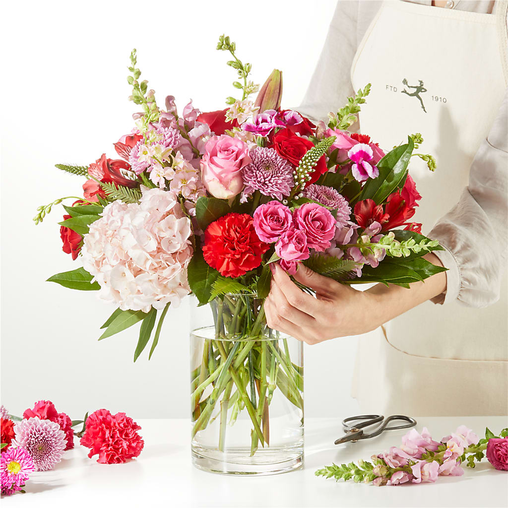 Swooning Over You - A Luxury Florist Original – BILLY'S WITTENBERG FLORAL, Wittenberg WI