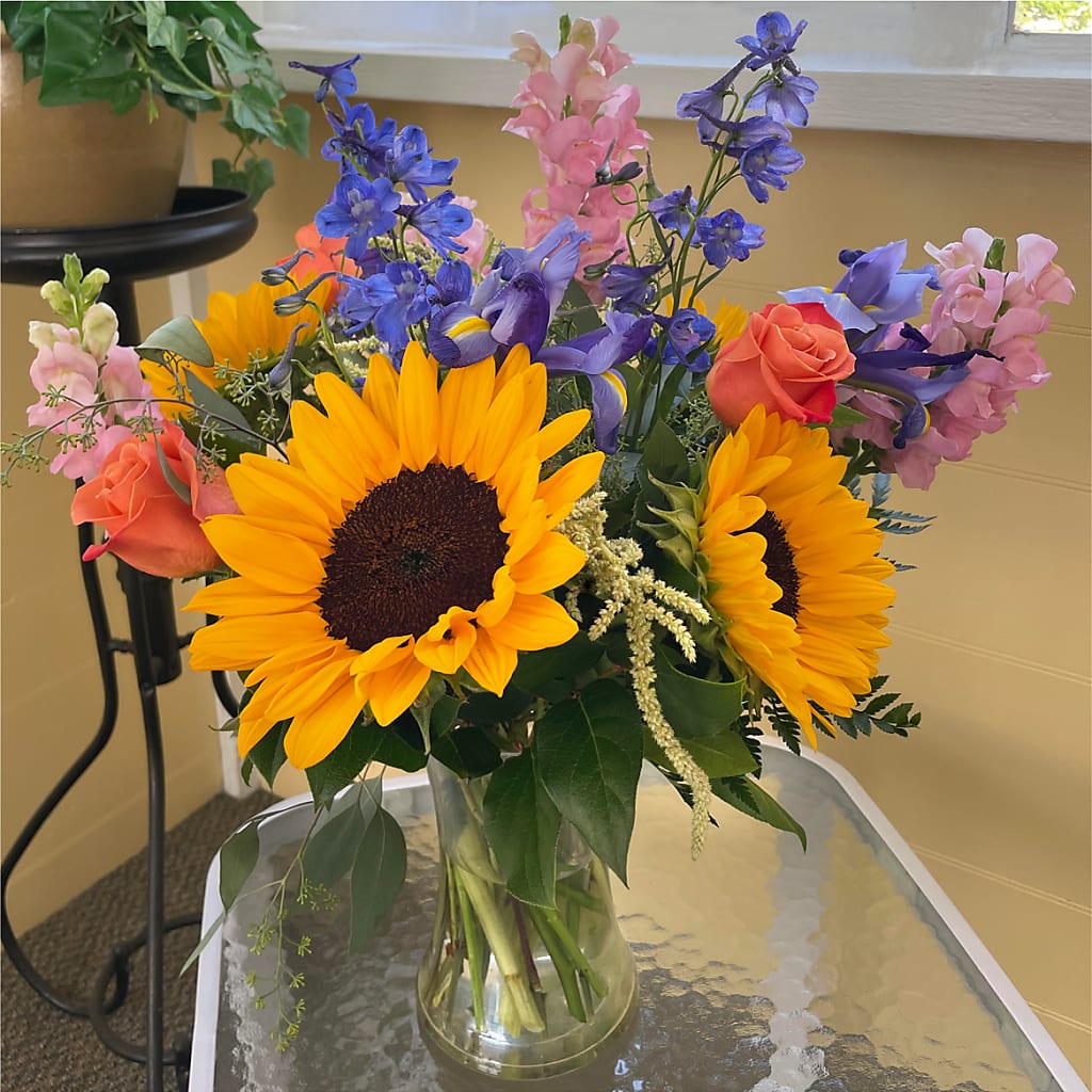 Rays of Life Bouquet – BILLY'S WITTENBERG FLORAL, Wittenberg WI