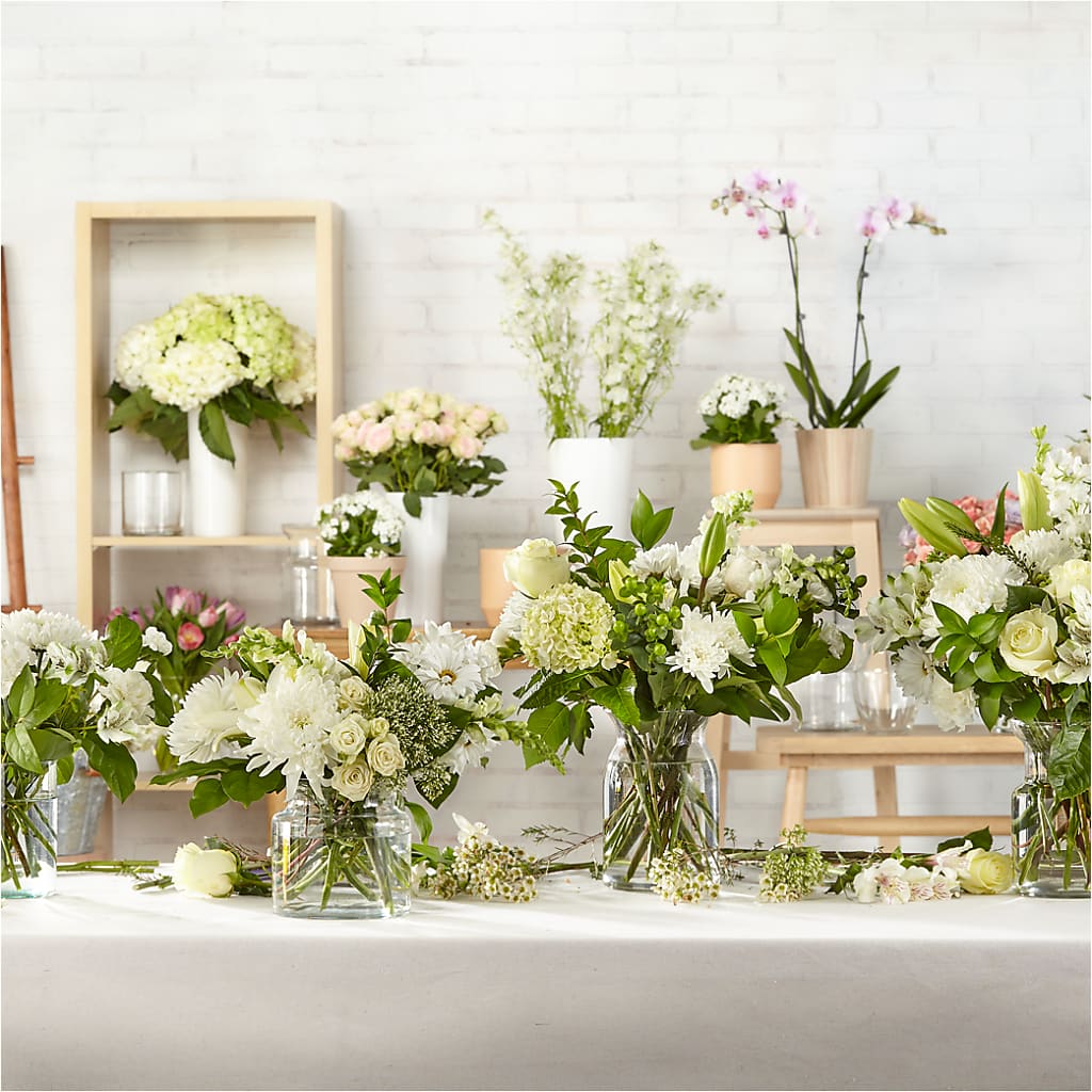 Classic Ivory – A Florist Original – BILLY'S WITTENBERG FLORAL, Wittenberg WI