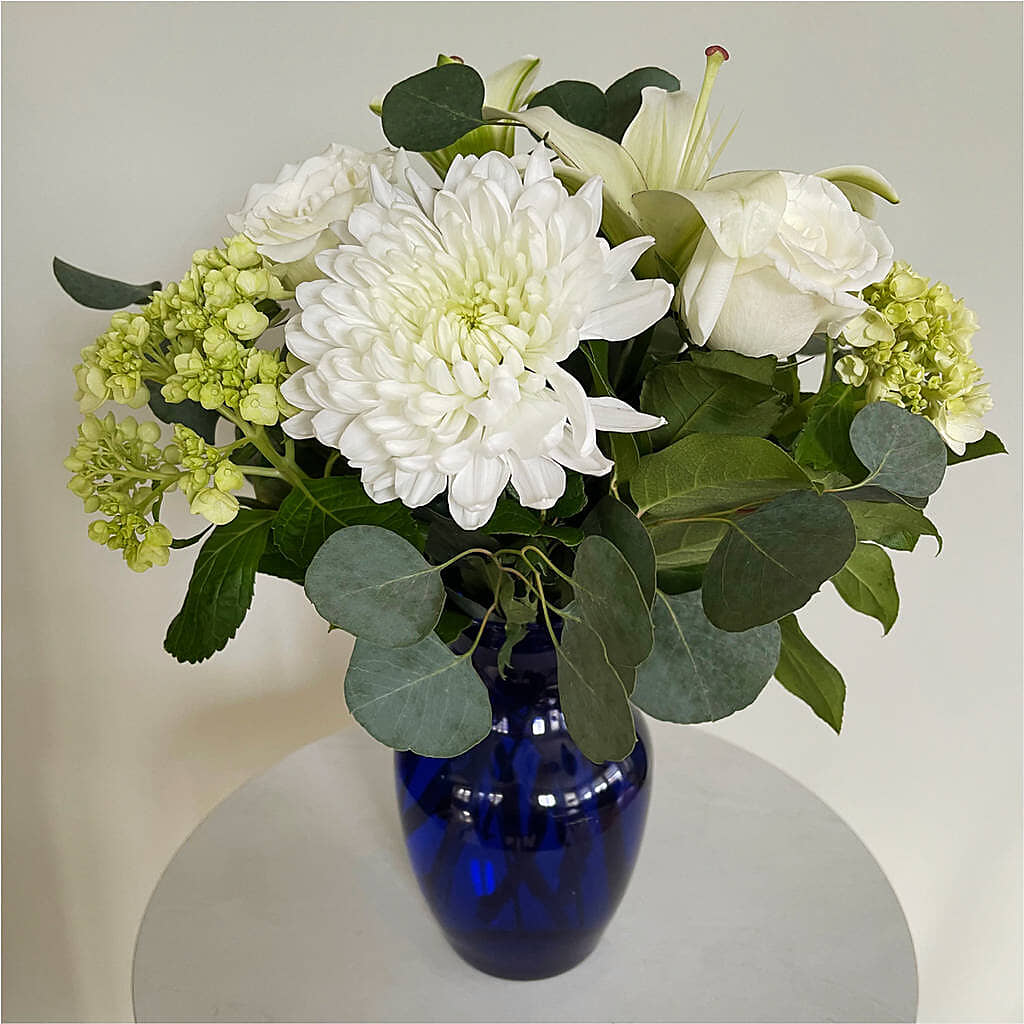 Snowy Dreams Bouquet – BILLY'S WITTENBERG FLORAL, Wittenberg WI