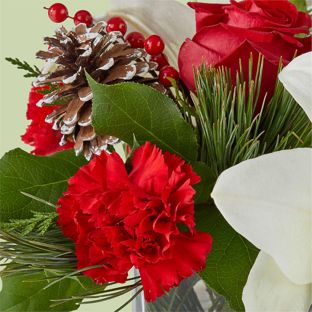 Glistening Icicles Bouquet – BILLY'S WITTENBERG FLORAL, Wittenberg WI