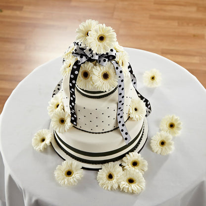 Simple Sophistication Cake Décor – BILLY'S WITTENBERG FLORAL, Wittenberg WI