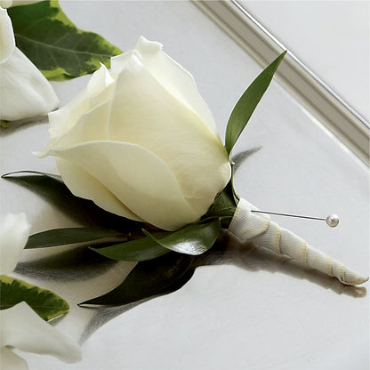 White Rose Boutonniere – BILLY'S WITTENBERG FLORAL, Wittenberg WI